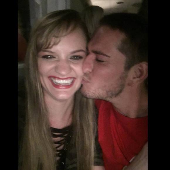 Meet your Posher, Tay - Picture 1 of 1